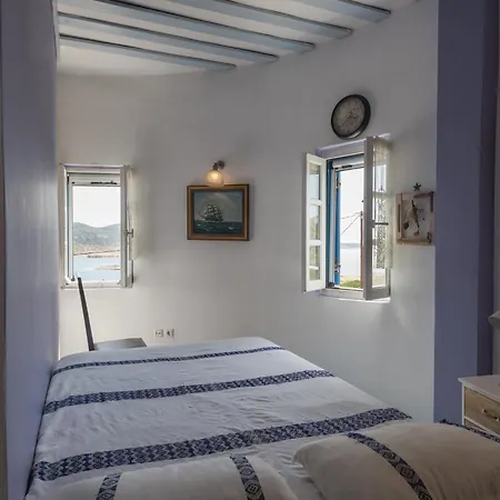 Marie-iphigenie * Antiparos Città